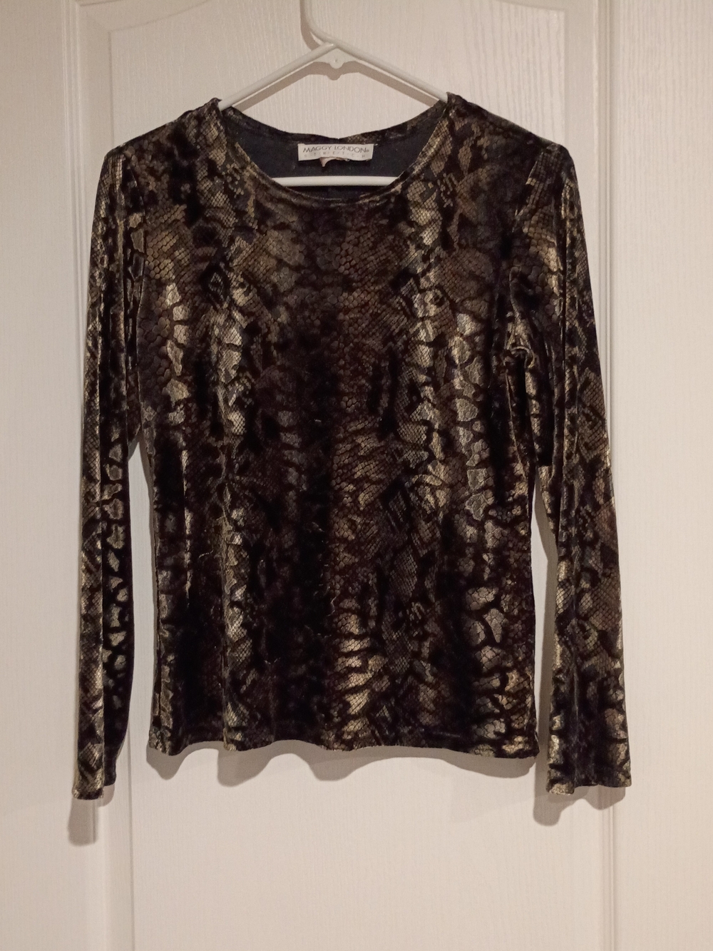 Maggy London Metallic Snake-Print Long Sleeve Top - Black & Gold - Size Small